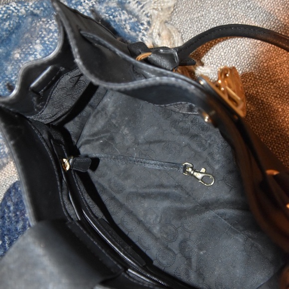 Michael Kors Hamilton Purse - Picture 3 of 4